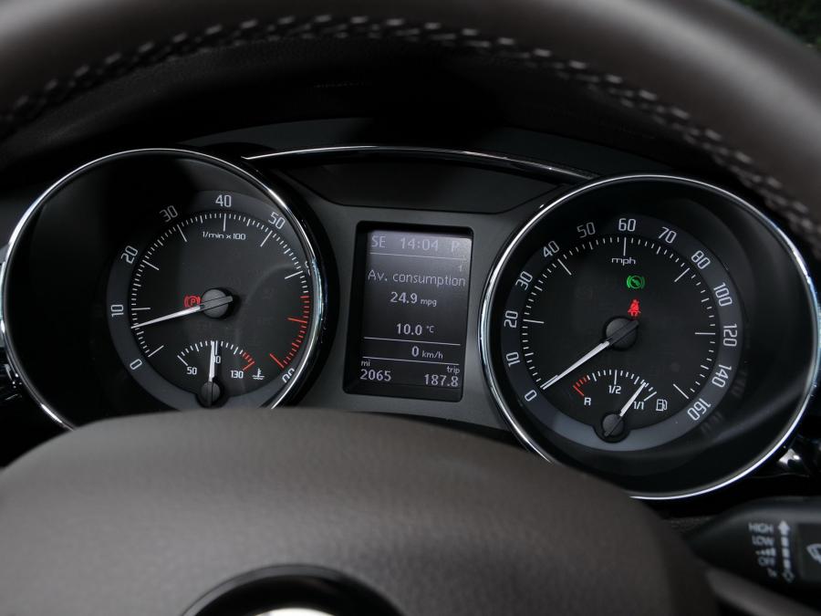  Skoda Superb Laurin & Klement 2013 года  (UK) (фото 4 из 7)